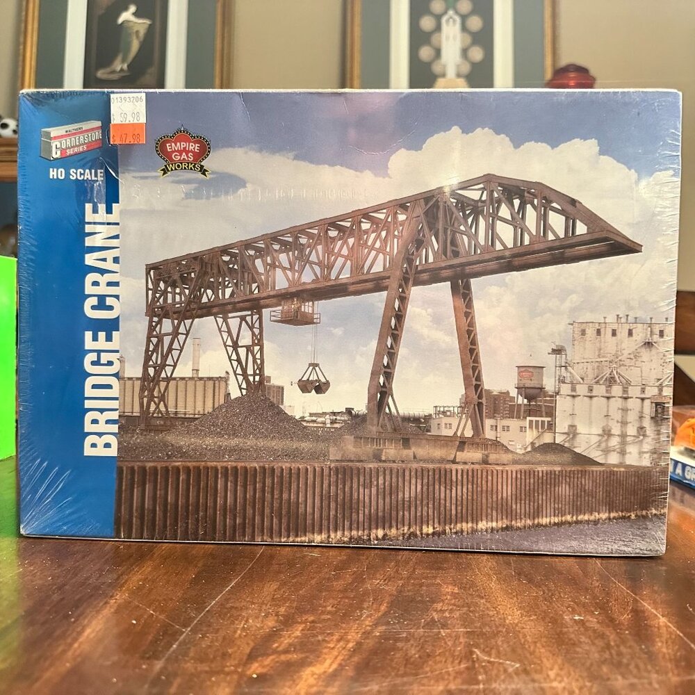 Walthers Cornerstone HO Scale Bridge Crane Kit Sealed Model Structure Empire Gas